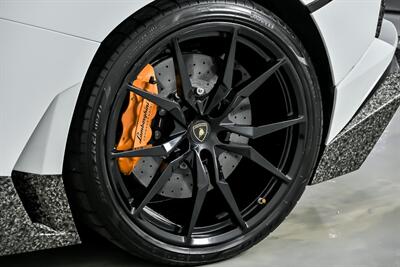 2015 Lamborghini Aventador LP 700-4-ROADSTER!   - Photo 21 - Joliet, IL 60435
