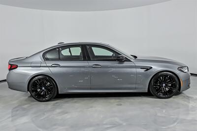 2023 BMW M5 COMPETITION-BIGE $131K MSRP-STOCK M5!   - Photo 14 - Joliet, IL 60435