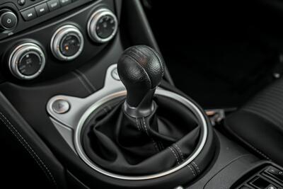 2020 Nissan 370Z Sport   - Photo 35 - Joliet, IL 60435