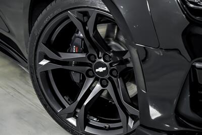 2023 Chevrolet Camaro LT1   - Photo 4 - Joliet, IL 60435