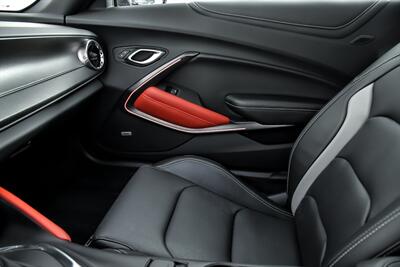 2020 Chevrolet Camaro SS   - Photo 38 - Joliet, IL 60435