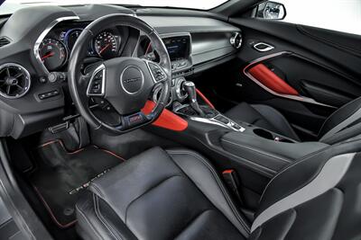 2020 Chevrolet Camaro SS   - Photo 21 - Joliet, IL 60435