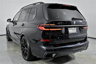 2023 BMW X7 xDrive40i   - Photo 10 - Joliet, IL 60435