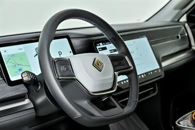 2023 Rivian R1S Adventure   - Photo 24 - Joliet, IL 60435