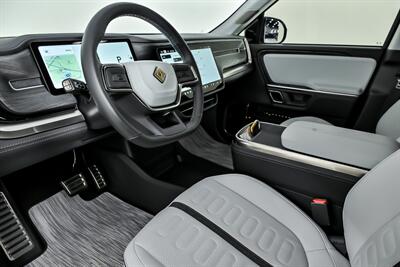 2023 Rivian R1S Adventure   - Photo 19 - Joliet, IL 60435