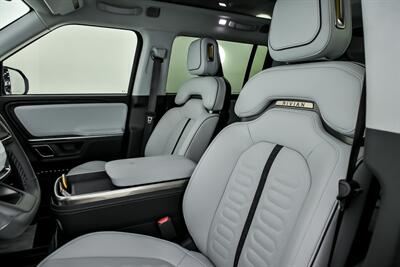 2023 Rivian R1S Adventure   - Photo 21 - Joliet, IL 60435