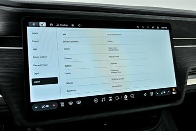 2023 Rivian R1S Adventure   - Photo 36 - Joliet, IL 60435
