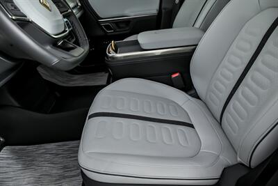 2023 Rivian R1S Adventure   - Photo 20 - Joliet, IL 60435