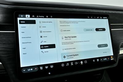 2023 Rivian R1S Adventure   - Photo 34 - Joliet, IL 60435