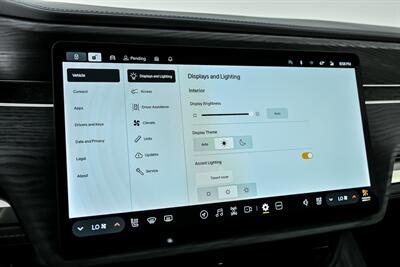 2023 Rivian R1S Adventure   - Photo 30 - Joliet, IL 60435