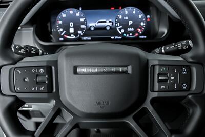 2024 Land Rover Defender 110 P400 X-Dynamic SE   - Photo 28 - Joliet, IL 60435