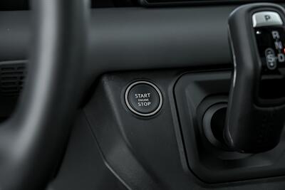 2024 Land Rover Defender 110 P400 X-Dynamic SE   - Photo 37 - Joliet, IL 60435