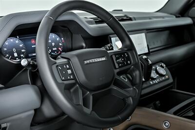 2024 Land Rover Defender 110 P400 X-Dynamic SE   - Photo 25 - Joliet, IL 60435
