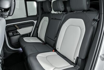 2024 Land Rover Defender 110 P400 X-Dynamic SE   - Photo 24 - Joliet, IL 60435