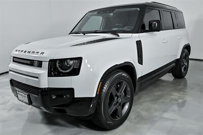 2024 Land Rover Defender 110 P400 X-Dynamic SE   - Photo 6 - Joliet, IL 60435