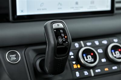 2024 Land Rover Defender 110 P400 X-Dynamic SE   - Photo 38 - Joliet, IL 60435