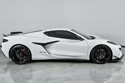 2024 Chevrolet Corvette Z06   - Photo 14 - Joliet, IL 60435