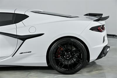 2024 Chevrolet Corvette Z06   - Photo 9 - Joliet, IL 60435