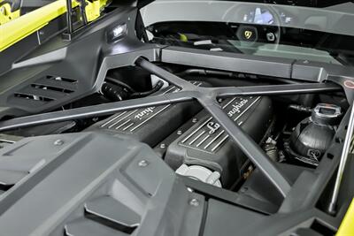 2022 Lamborghini Huracan EVO-RARE FLUO CAPSULE!   - Photo 16 - Joliet, IL 60435