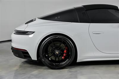 2023 Porsche 911 Targa 4 GTS   - Photo 13 - Joliet, IL 60435