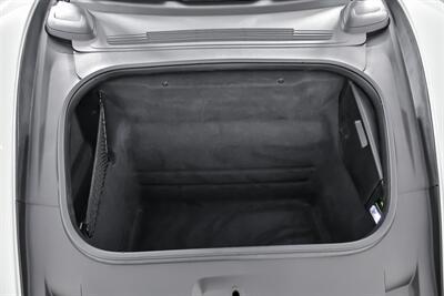 2023 Porsche 911 Targa 4 GTS   - Photo 16 - Joliet, IL 60435