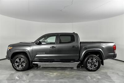 2017 Toyota Tacoma TRD Sport   - Photo 8 - Joliet, IL 60435