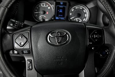 2017 Toyota Tacoma TRD Sport   - Photo 26 - Joliet, IL 60435