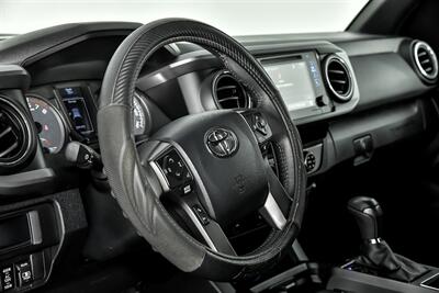 2017 Toyota Tacoma TRD Sport   - Photo 24 - Joliet, IL 60435