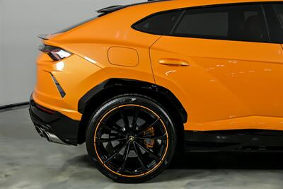 2022 Lamborghini Urus PEARL CAPSULE-CARBON INT & EXT-REAR EXEC SEATING - Photo 13 - Joliet, IL 60435