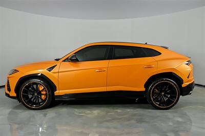 2022 Lamborghini Urus PEARL CAPSULE-CARBON INT & EXT-REAR EXEC SEATING - Photo 8 - Joliet, IL 60435
