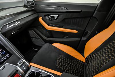 2022 Lamborghini Urus PEARL CAPSULE-CARBON INT & EXT-REAR EXEC SEATING - Photo 42 - Joliet, IL 60435
