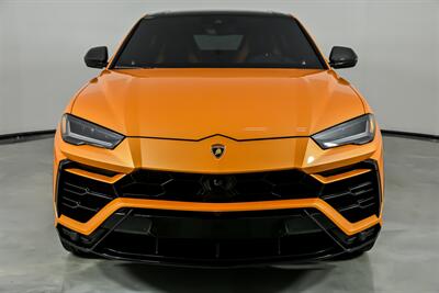 2022 Lamborghini Urus PEARL CAPSULE-CARBON INT & EXT-REAR EXEC SEATING - Photo 5 - Joliet, IL 60435