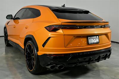 2022 Lamborghini Urus PEARL CAPSULE-CARBON INT & EXT-REAR EXEC SEATING - Photo 10 - Joliet, IL 60435