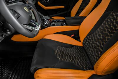2022 Lamborghini Urus PEARL CAPSULE-CARBON INT & EXT-REAR EXEC SEATING - Photo 22 - Joliet, IL 60435