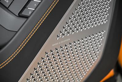 2022 Lamborghini Urus PEARL CAPSULE-CARBON INT & EXT-REAR EXEC SEATING - Photo 20 - Joliet, IL 60435