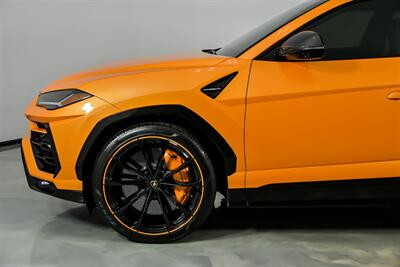 2022 Lamborghini Urus PEARL CAPSULE-CARBON INT & EXT-REAR EXEC SEATING - Photo 7 - Joliet, IL 60435