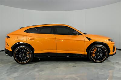 2022 Lamborghini Urus PEARL CAPSULE-CARBON INT & EXT-REAR EXEC SEATING - Photo 14 - Joliet, IL 60435