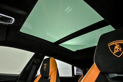 2022 Lamborghini Urus PEARL CAPSULE-CARBON INT & EXT-REAR EXEC SEATING - Photo 24 - Joliet, IL 60435