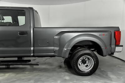 2022 Ford F-350 Super Duty XL   - Photo 9 - Joliet, IL 60435