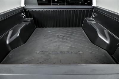 2021 Toyota Tacoma TRD Off-Road   - Photo 16 - Joliet, IL 60435