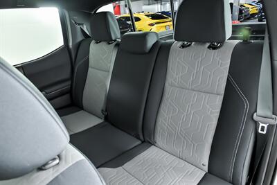 2021 Toyota Tacoma TRD Off-Road   - Photo 22 - Joliet, IL 60435