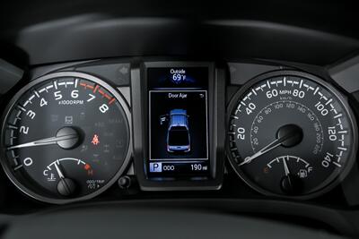 2021 Toyota Tacoma TRD Off-Road   - Photo 25 - Joliet, IL 60435