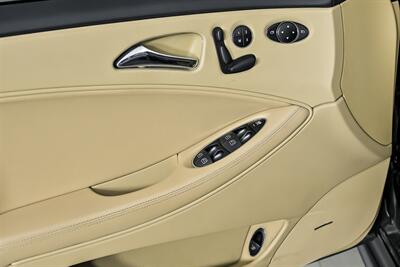 2006 Mercedes-Benz CLS CLS 55 AMG   - Photo 18 - Joliet, IL 60435