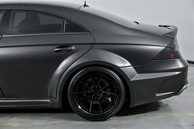 2006 Mercedes-Benz CLS CLS 55 AMG   - Photo 9 - Joliet, IL 60435