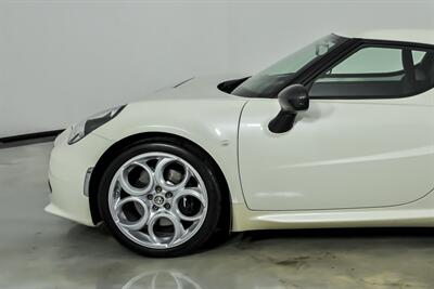 2016 Alfa Romeo 4C   - Photo 6 - Joliet, IL 60435