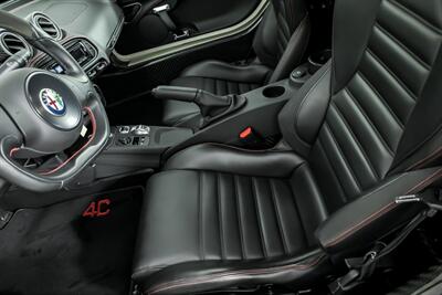 2016 Alfa Romeo 4C   - Photo 17 - Joliet, IL 60435
