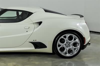 2016 Alfa Romeo 4C   - Photo 7 - Joliet, IL 60435