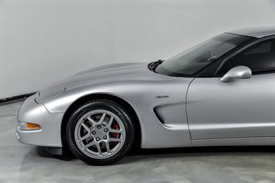 2002 Chevrolet Corvette Z06   - Photo 7 - Joliet, IL 60435