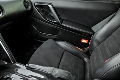 2014 Nissan GT-R Premium   - Photo 40 - Joliet, IL 60435