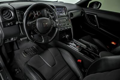 2014 Nissan GT-R Premium   - Photo 21 - Joliet, IL 60435